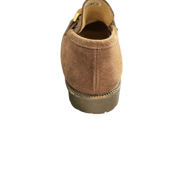 Vintage Gucci loafers. Brown suede with signature bamboo. Size 8 B width - Picture 9 of 15